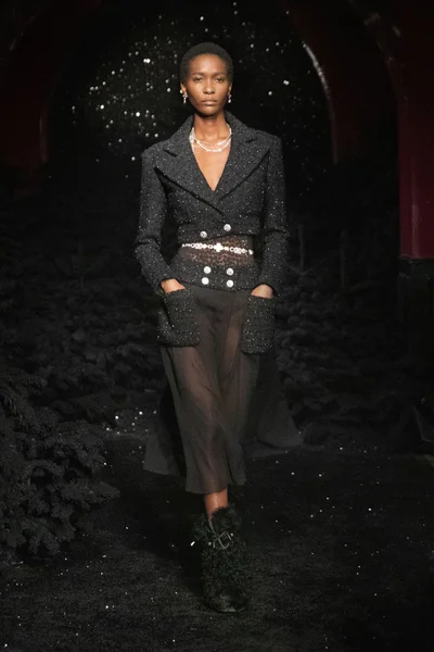 Look 49